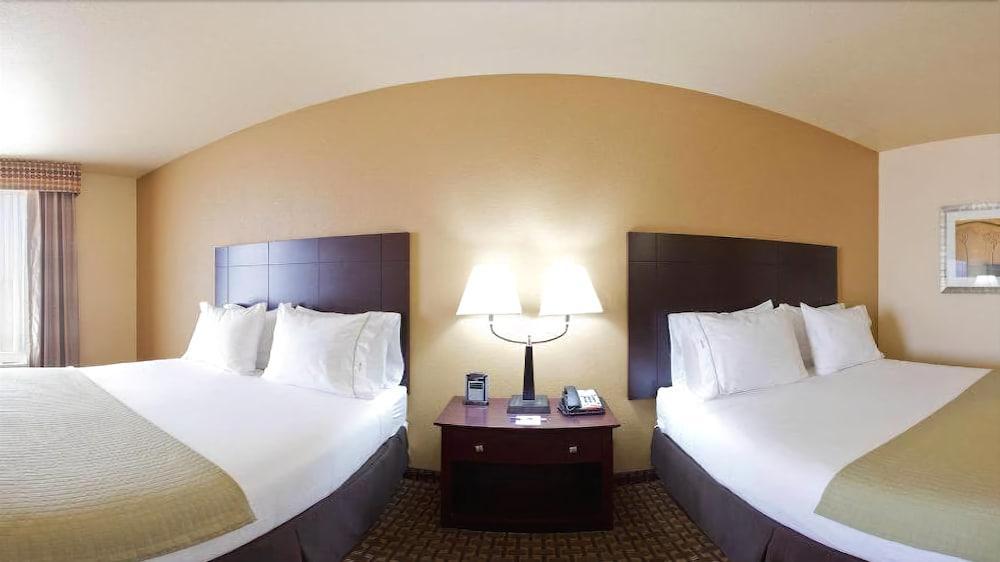 Holiday Inn Express & Suites Dinuba West By Ihg Экстерьер фото