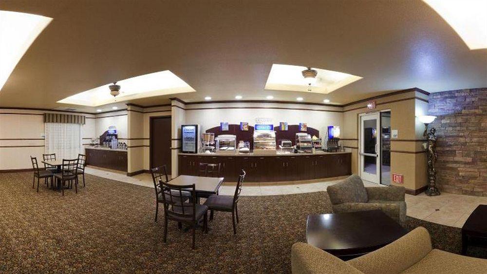 Holiday Inn Express & Suites Dinuba West By Ihg Экстерьер фото