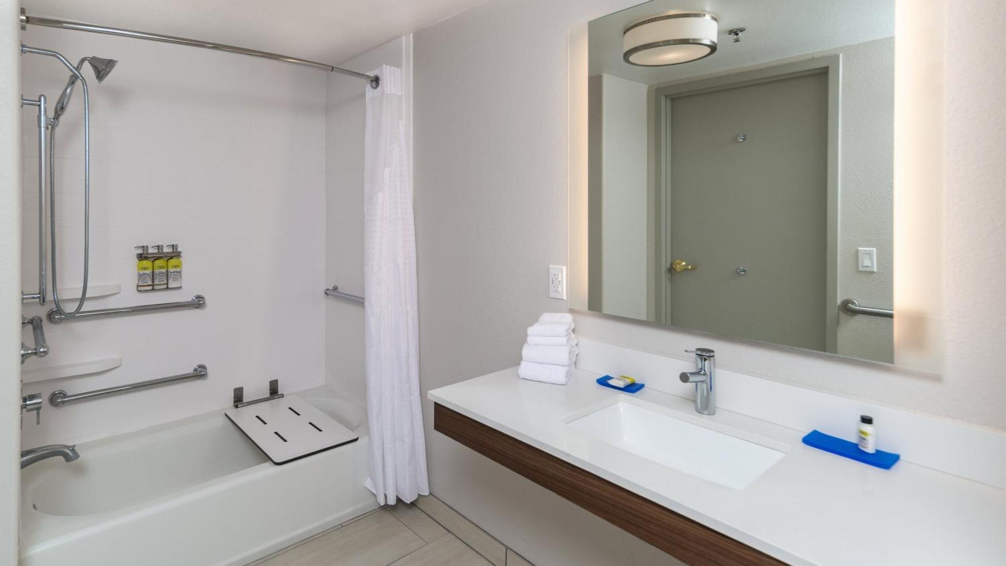 Holiday Inn Express & Suites Dinuba West By Ihg Экстерьер фото
